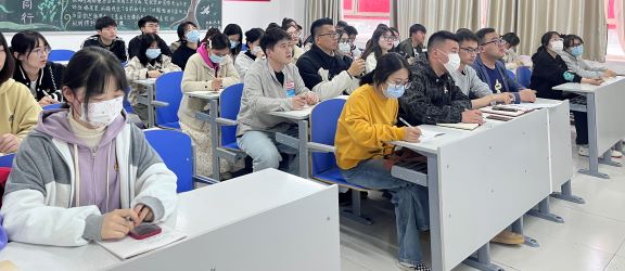 讲党课2-2.jpg